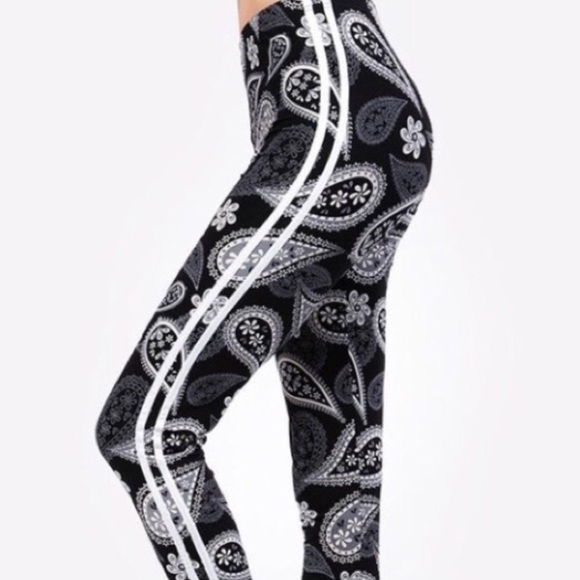 Pants - Paisley Print Leggings